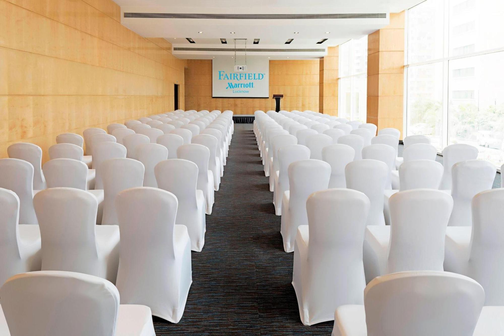 Fairfield by Marriott Lucknow Hotell Exteriör bild