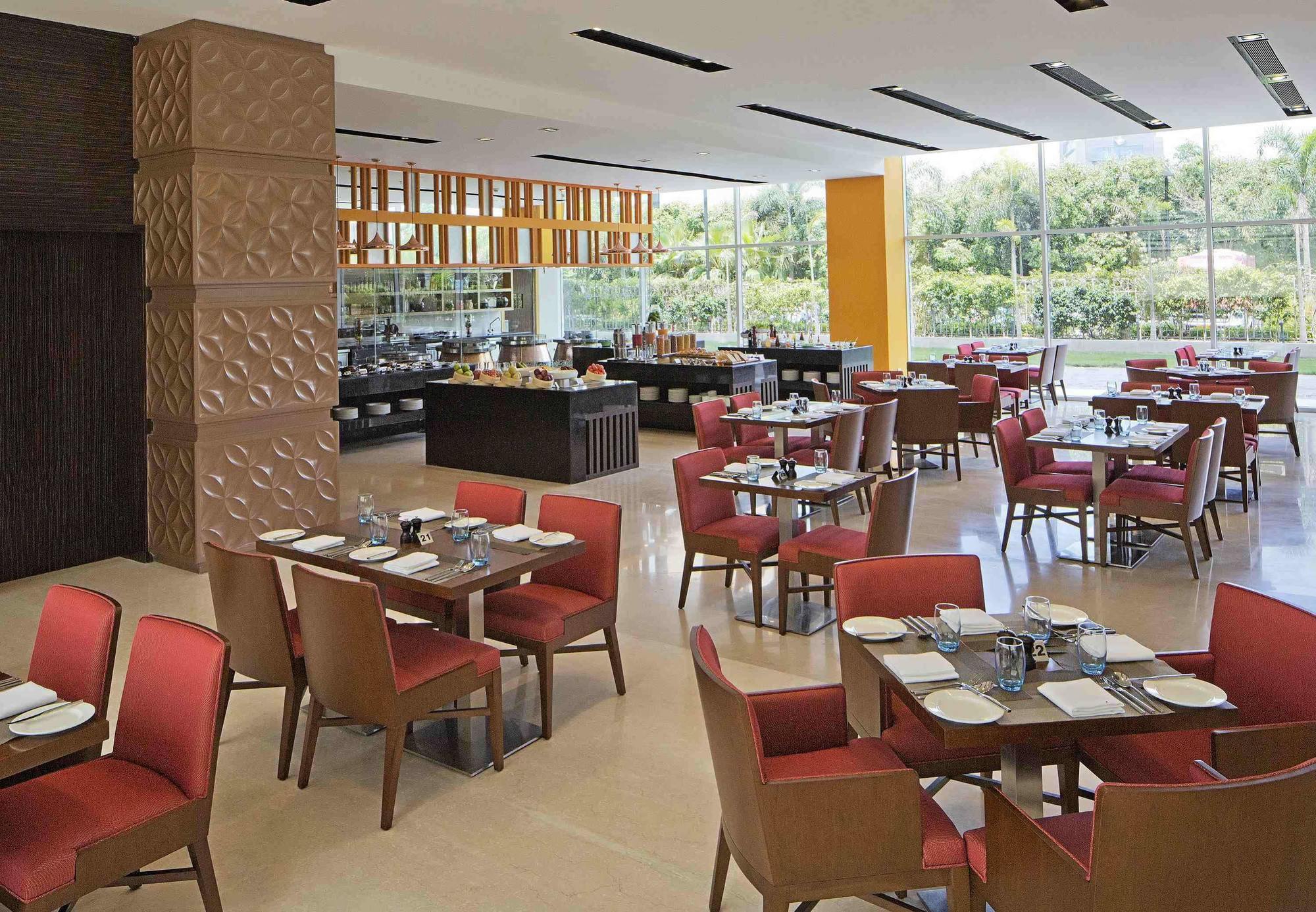 Fairfield by Marriott Lucknow Hotell Exteriör bild