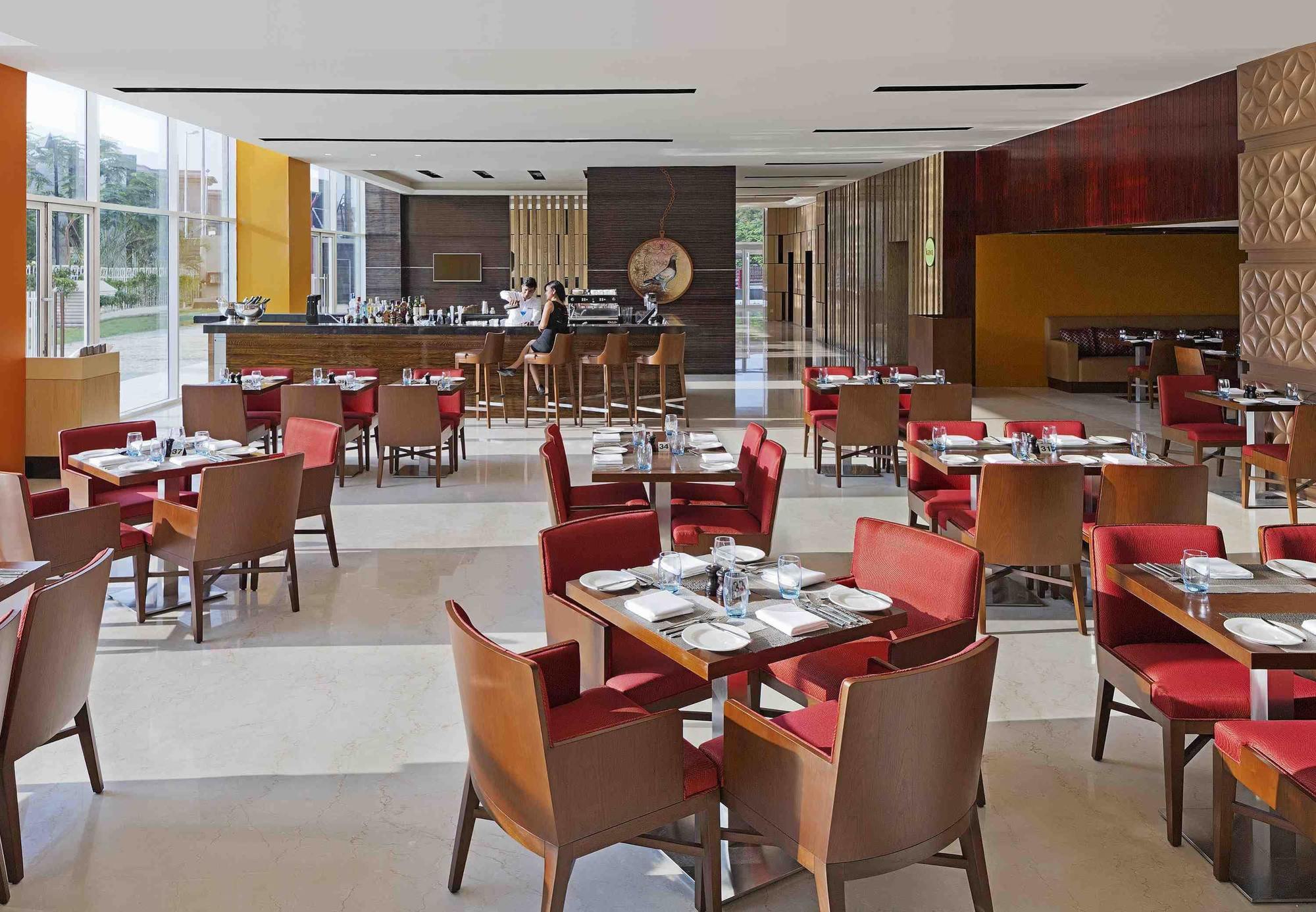 Fairfield by Marriott Lucknow Hotell Exteriör bild